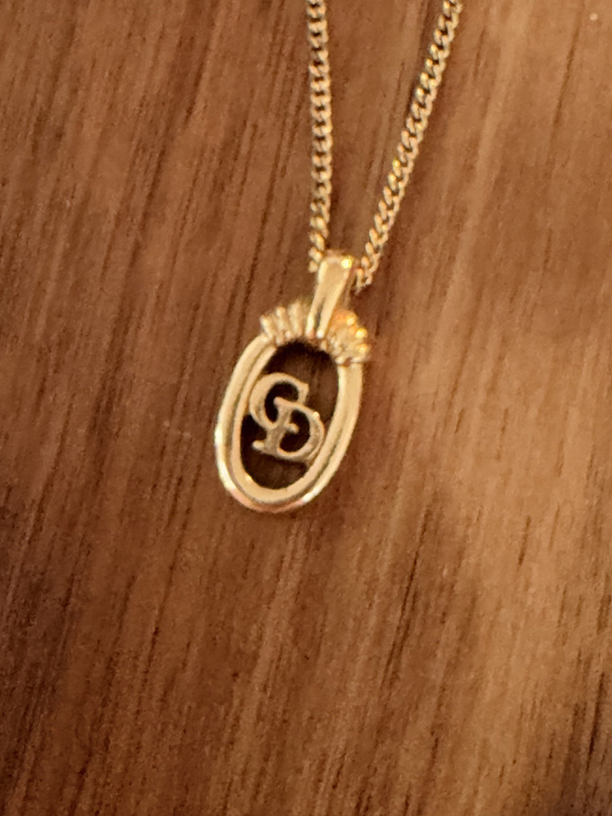 Oval CD pendant, curb chain