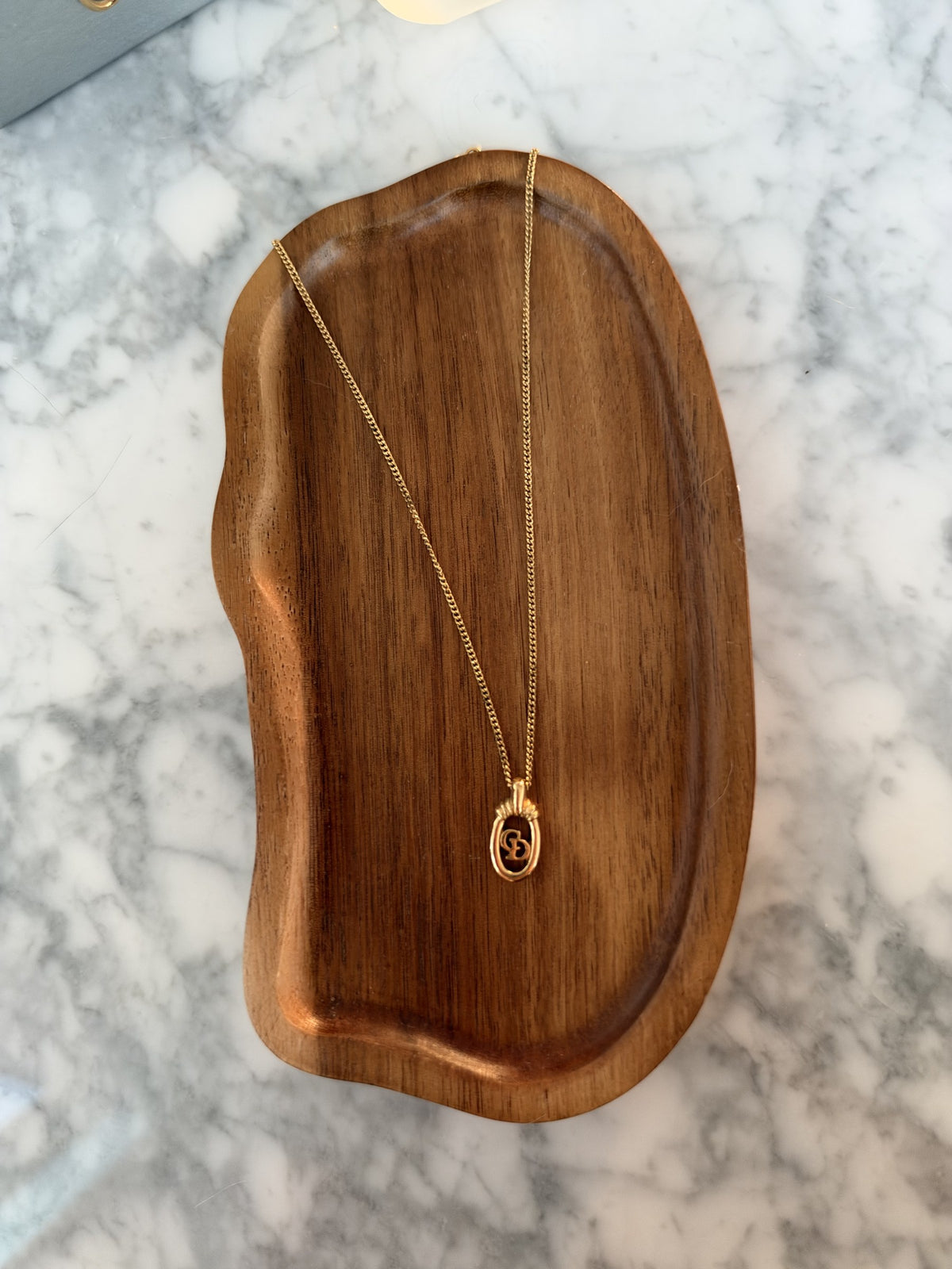Oval CD pendant, curb chain