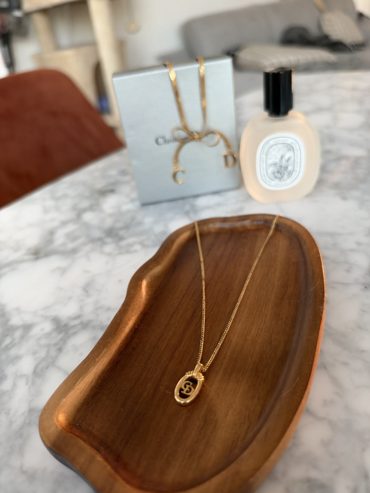 Oval CD pendant, curb chain