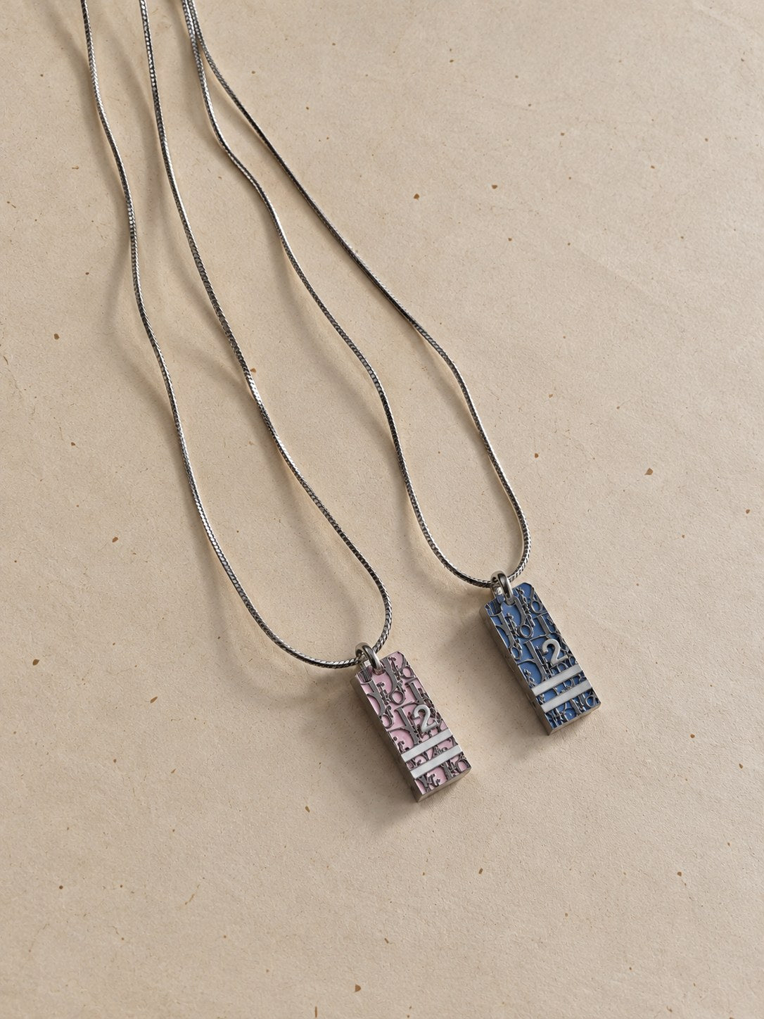 Oblique tag pendant, blue, snake chain